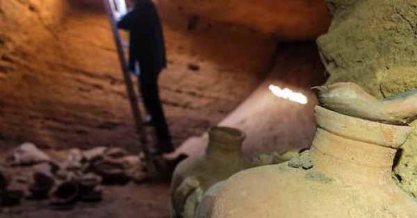 Hallan intacta una cueva funeraria de más de 3 mil años en Israel