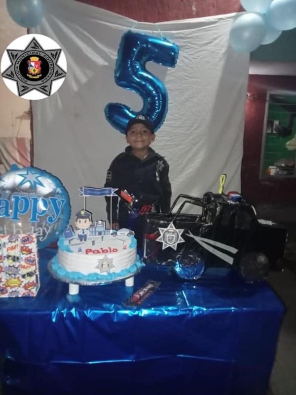 Niño yucateco festeja su cumpleaños con temática de Policía Municipal | Con  Acento